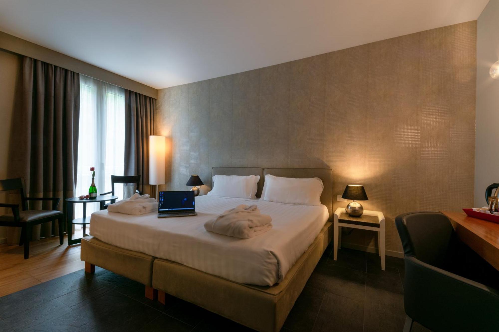 Admiral Park Hotel Zola Predosa Exterior photo